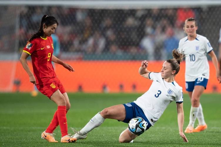 中国女足英格兰的相关图片
